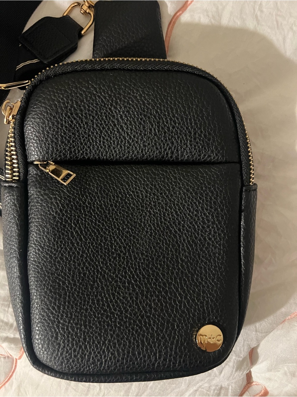 Modern & Chic Sling Crossbody